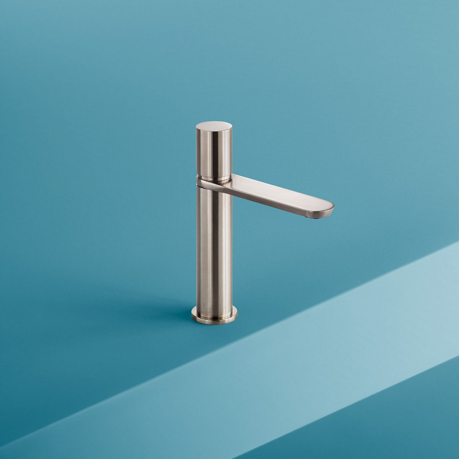 MIO Long spout single lever basin mixer ref24030LO